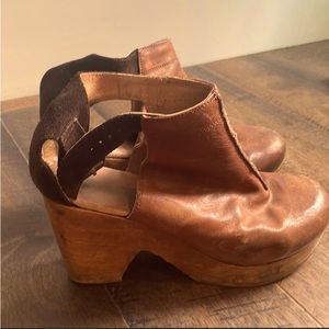 Free People amber orchid clog wedge. Size 40 / 10. Well loved 🤎